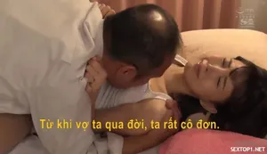 Một cô gái xinh đẹp đội mũ đen quỳ xuống để thổi kèn sâu. Tôi thích cảm giác được quan hệ bằng miệng. Cảm giác nó to và cứng đến nỗi tôi không thể chịu đựng được nữa…