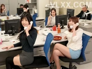 Cậu nhân viên trẻ và mối tình lén lút với chị đồng nghiệp có chồng