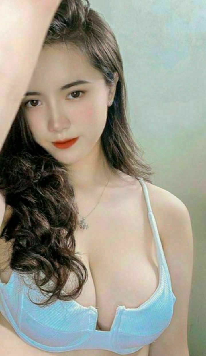 [Không kiểm duyệt] Một nữ sinh mới vào trường có bộ ngực lớn ❤️-SuSu-❤️ bị cô bạn thân tóc ngắn liếm, uống sữa và cưỡi lên người bạn trai của cô bạn thân. Thật kích thích và gợi tình!